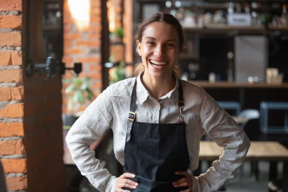 Waitress-with-apron